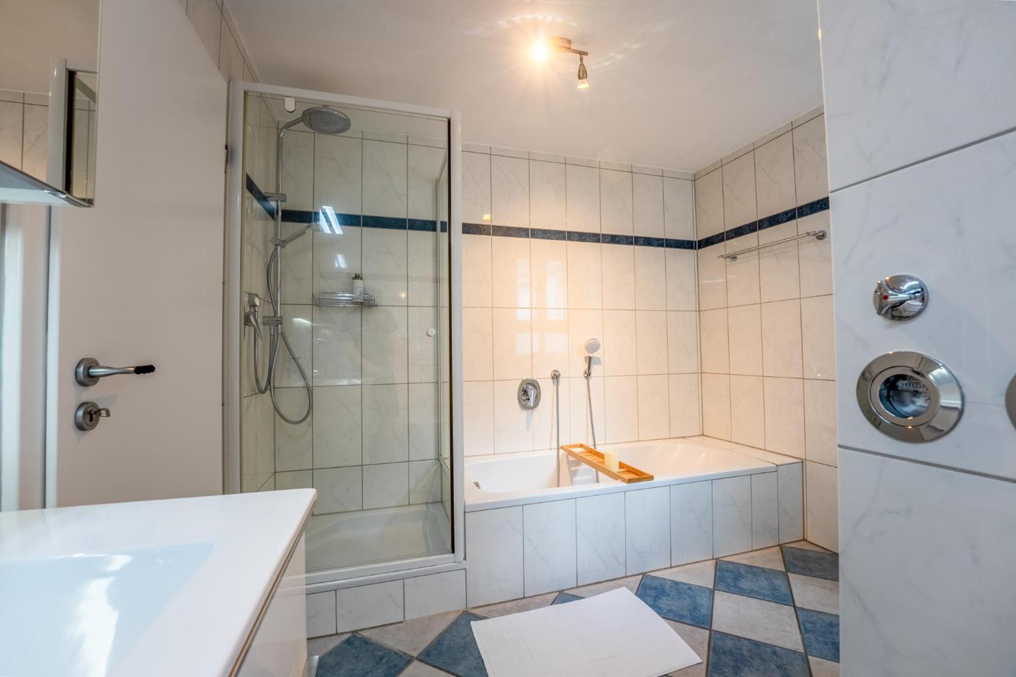 Schlossberg Residences - Markplatz City-Apartment فينهايم المظهر الخارجي الصورة